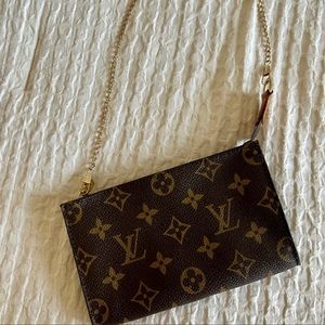 Louis Vuitton Canvas Pouch/ Purse/ Handbag/ Shoulder bag/ Clutch